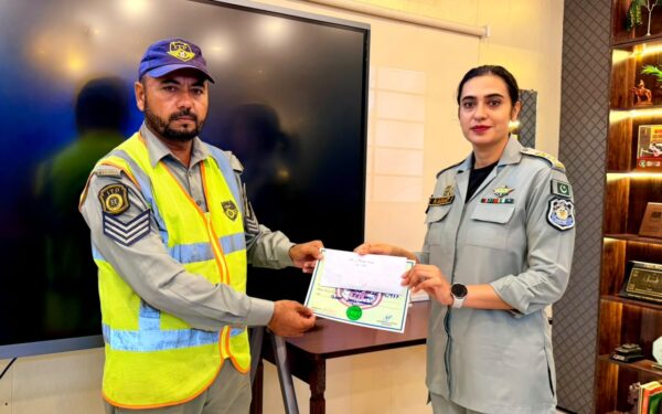 Constable Honoured for Rescuing Kidnapped Child Constable Honoured for Rescuing Kidnapped Child