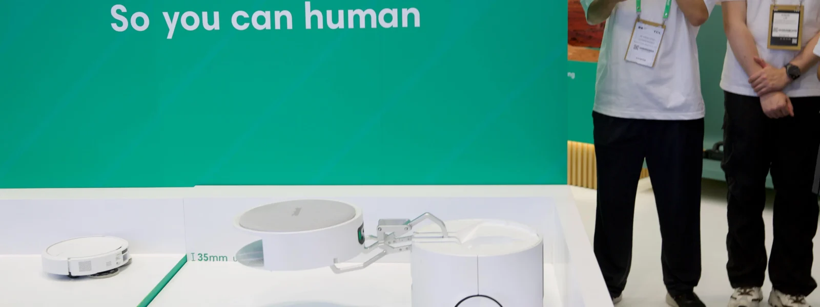 iRobot Unveils Innovative Roomba Duo iRobot Unveils Innovative Roomba Duo