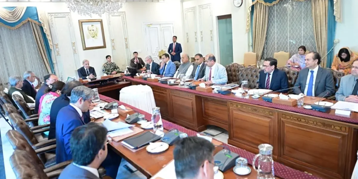 PM Shehbaz Urges Banks to Boost Lending to Farmers, SMEs, Housing