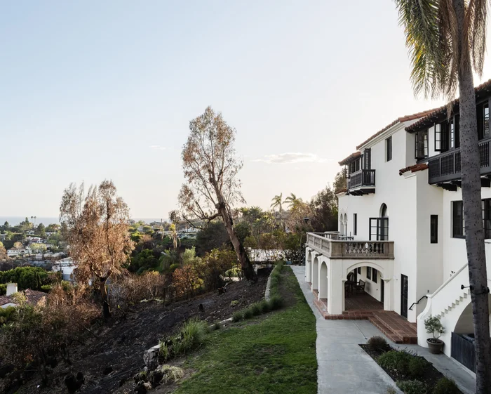 Villa Aurora Reopens After Narrowly Avoiding Wildfires Villa Aurora Reopens After Narrowly Avoiding Wildfires