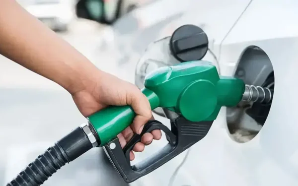 Petrol and diesel prices reduced in Pakistan Petrol and diesel prices reduced in Pakistan