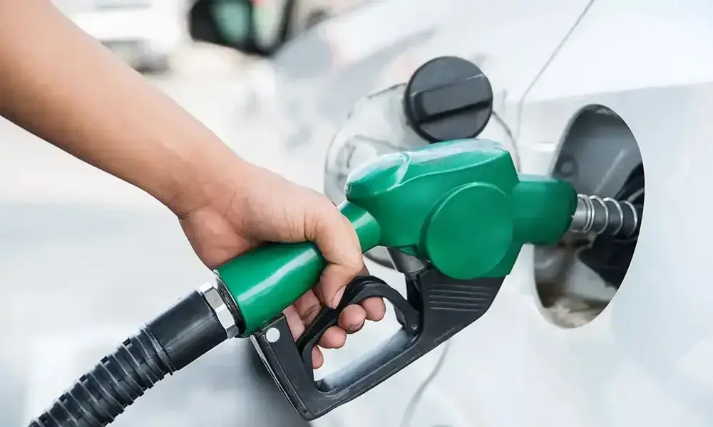 Petrol and diesel prices reduced in Pakistan Petrol and diesel prices reduced in Pakistan