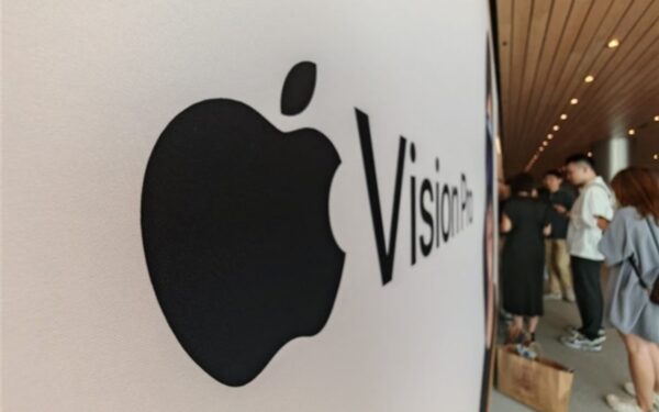 Apple Shifts Focus to Vehicle Software Integration Apple Shifts Focus to Vehicle Software Integration