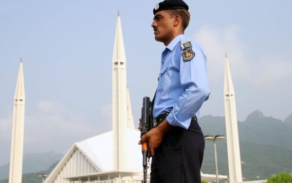 Islamabad Police Instruct Traffic Officers to Avoid Unnecessary FIRs Islamabad Police Instruct Traffic Officers to Avoid Unnecessary FIRs