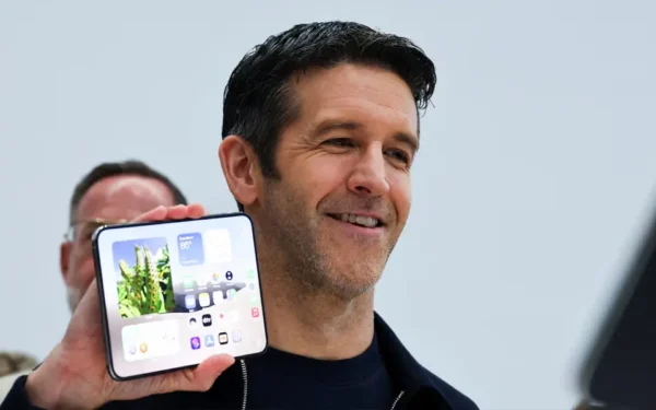 Apple Launches ,999 Foldable iPhone Duo Apple Launches ,999 Foldable iPhone Duo