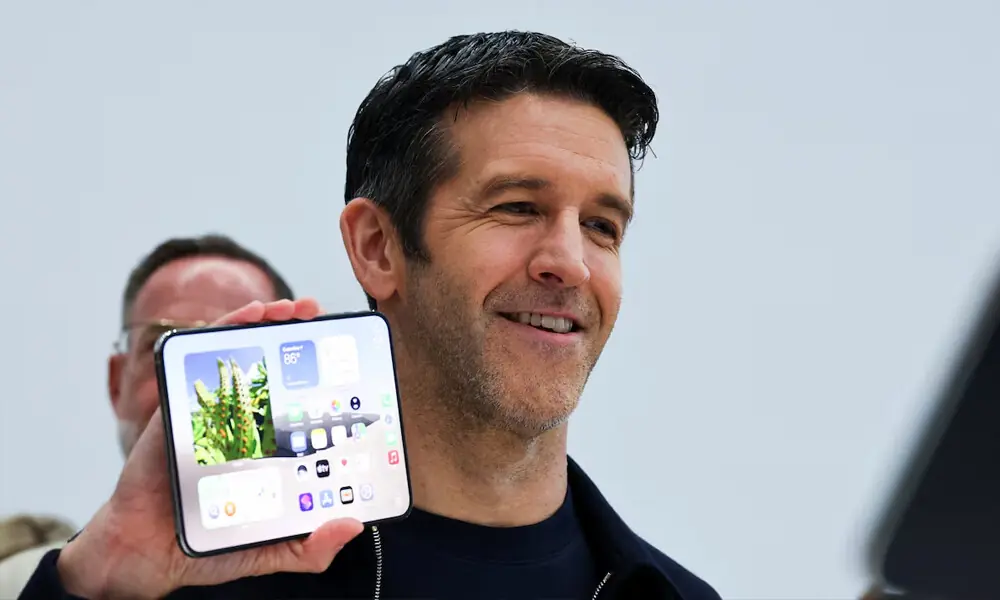 Apple Launches ,999 Foldable iPhone Duo Apple Launches ,999 Foldable iPhone Duo