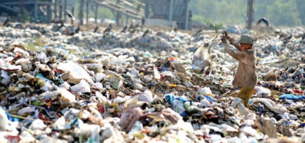 Islamabad to Launch Waste Collection System in Rural Areas
