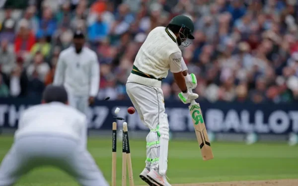 Pakistan slump to 133 all out in third Test against England