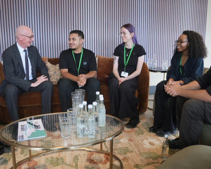 UK retailers to offer 100,000 placements for young jobseekers UK retailers to offer 100,000 placements for young jobseekers