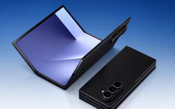 Samsung Accelerates Foldable Smartphone Plans Amid Apple’s Entry