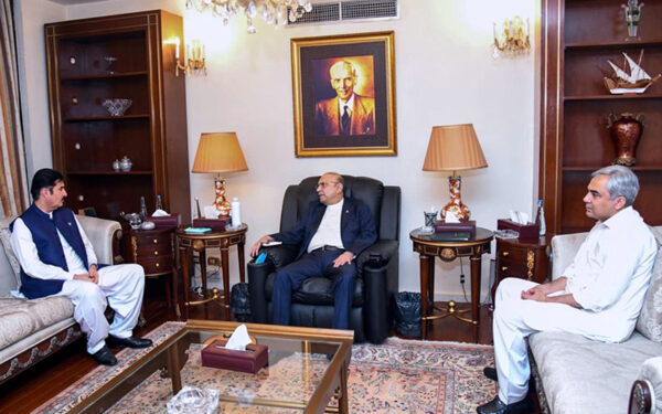 Zardari meets with Khyber Pakhtunkhwa Governor and Interior Minister