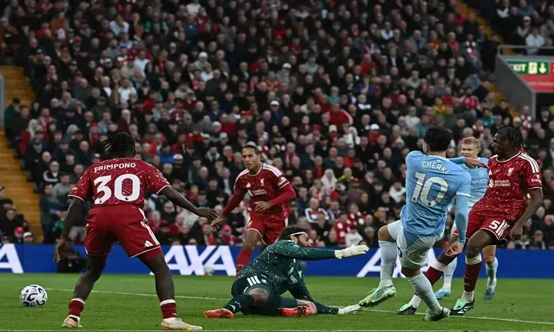 City and PSG clash as financial futures hang in balance City and PSG clash as financial futures hang in balance