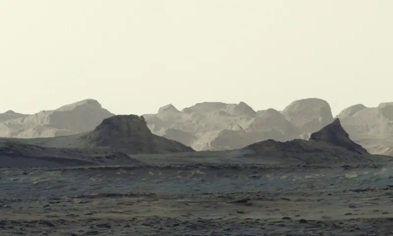 Nasa rover captures stunning image of Martian dawn Nasa rover captures stunning image of Martian dawn