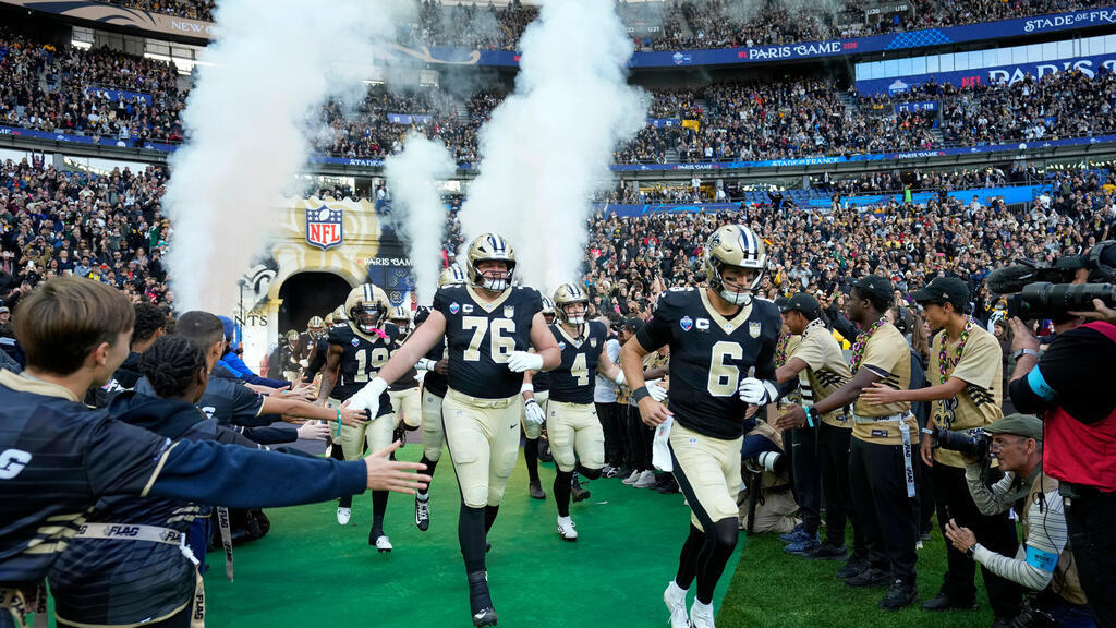 Paris celebrates NFL debut despite protests