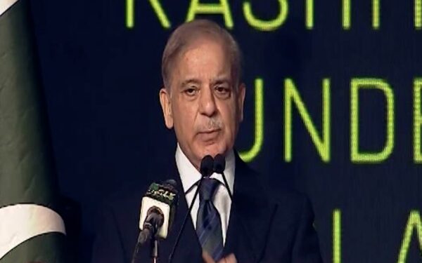PM Shehbaz Urges PTI to Withdraw Long March PM Shehbaz Urges PTI to Withdraw Long March