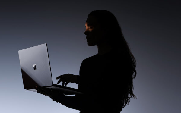 Microsoft Unveils Surface Laptop Ultra with Advanced AI Capabilities