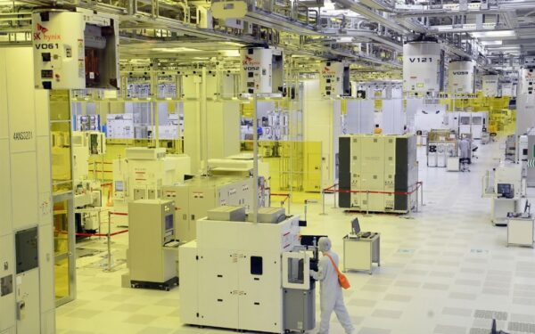 Samsung, SK Hynix Upgrade Chinese Factories to Compete with YMTC Samsung, SK Hynix Upgrade Chinese Factories to Compete with YMTC