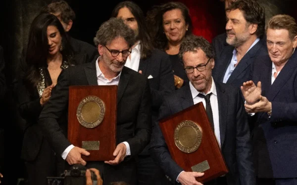 Coen Brothers Receive Lumière Award with Humor Coen Brothers Receive Lumière Award with Humor