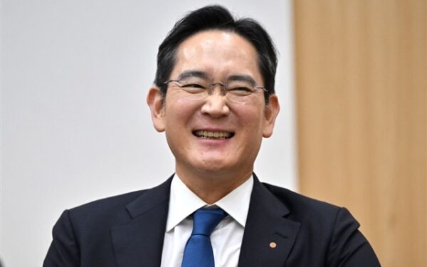 Samsung Executive Chairman to Inspect Humanoid Robot Unit Samsung Executive Chairman to Inspect Humanoid Robot Unit