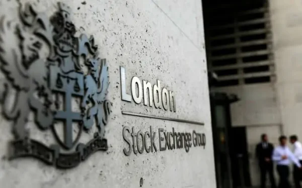 FTSE 100 Falls as Banking and Mining Stocks Drag Market FTSE 100 Falls as Banking and Mining Stocks Drag Market