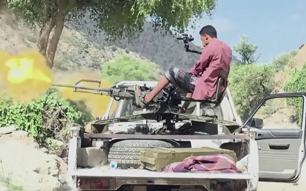 Yemeni Forces Advance Against Houthis in Bab al-Mandab Yemeni Forces Advance Against Houthis in Bab al-Mandab