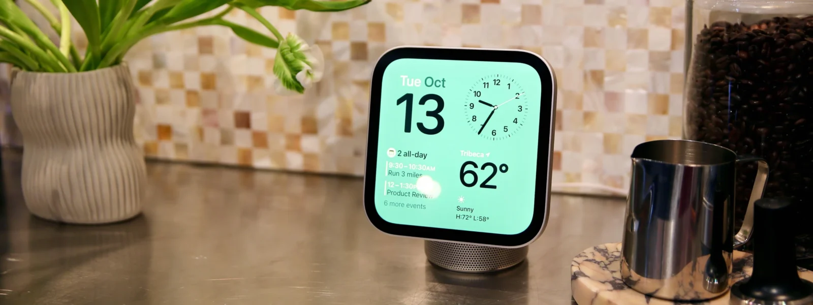 Apple’s HomeView Smart Display Praises Simplicity and Kitchen Integration