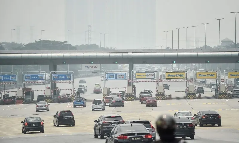 Malaysia Closes Schools in Capital and Parts of Country Due to Haze