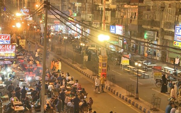 Karachi Plans Pedestrian-Only Food Street on Burns Road Karachi Plans Pedestrian-Only Food Street on Burns Road