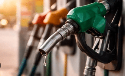 Petrol Prices Remain Unchanged, Diesel Rates Hike Petrol Prices Remain Unchanged, Diesel Rates Hike