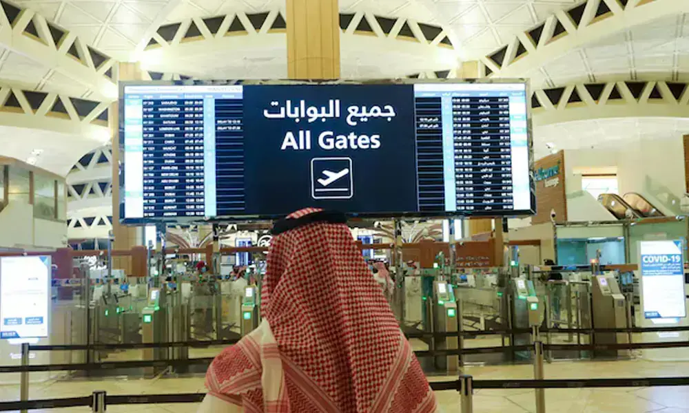 Saudi Arabia partially reopens Riyadh airport despite Houthi threats