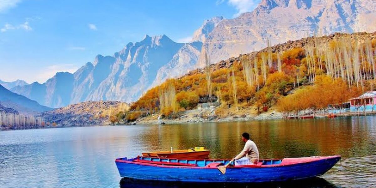 Pakistan Sees Over 4.3 Million Tourists in Two Years Pakistan Sees Over 4.3 Million Tourists in Two Years