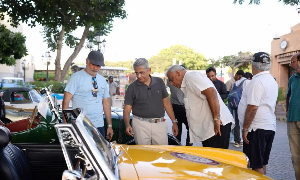 Classic cars and healthcare unite for brain tumor awareness in Karachi Classic cars and healthcare unite for brain tumor awareness in Karachi
