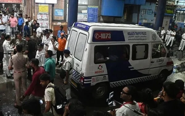 Kolkata festival stampede kills 17, injures dozens