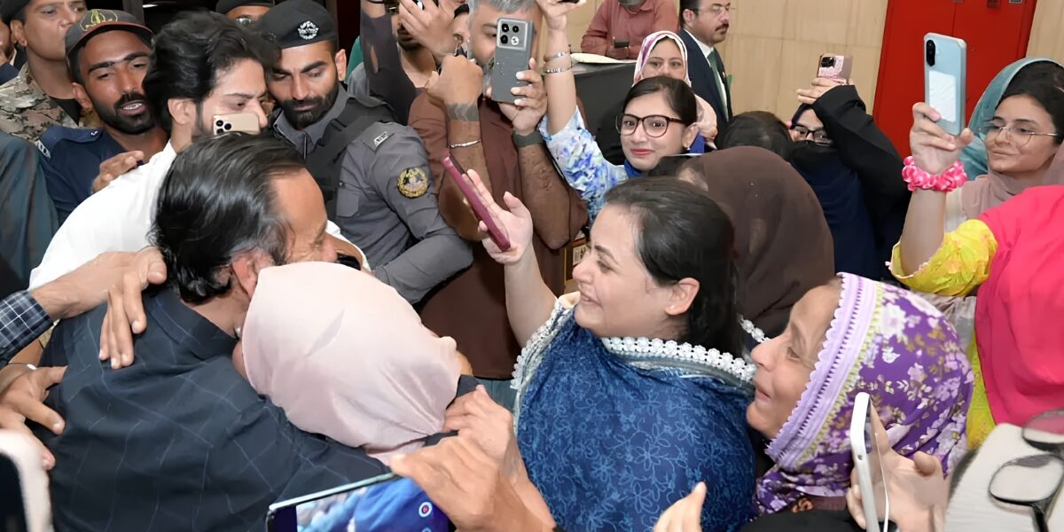 Three Pakistani Crew Members Freed by Somali Pirates Return Home