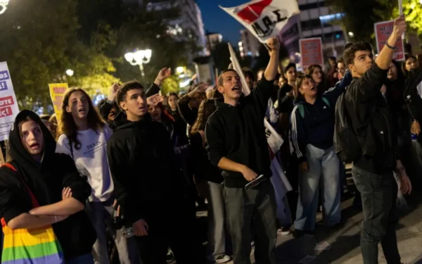 European Youth Protests Spread Across Italy, France, Spain European Youth Protests Spread Across Italy, France, Spain
