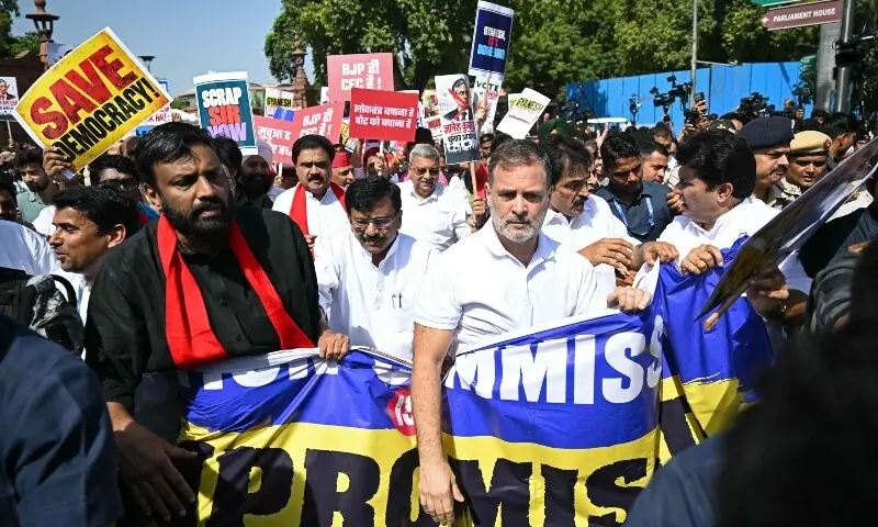 Indian opposition leader Rahul Gandhi briefly detained during protest Indian opposition leader Rahul Gandhi briefly detained during protest