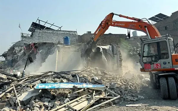 Over 560 illegal structures demolished in Peshawar