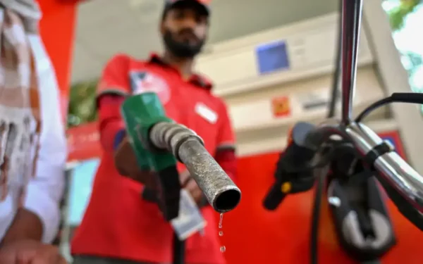 Petrol Prices Cut, High-Speed Diesel Rates Hiked Petrol Prices Cut, High-Speed Diesel Rates Hiked