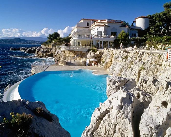Hotels and beauty spots impose strict rules on photography Hotels and beauty spots impose strict rules on photography