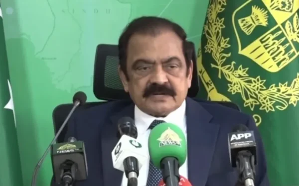 Government urges PTI to abandon long march for dialogue