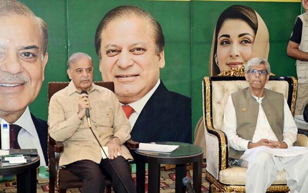 Prime Minister Addresses Gathering at Late Parliamentarian’s Residence Prime Minister Addresses Gathering at Late Parliamentarian’s Residence
