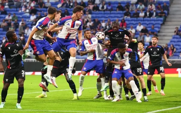 Lyon Triumphs Over Palace in Europa League Lyon Triumphs Over Palace in Europa League