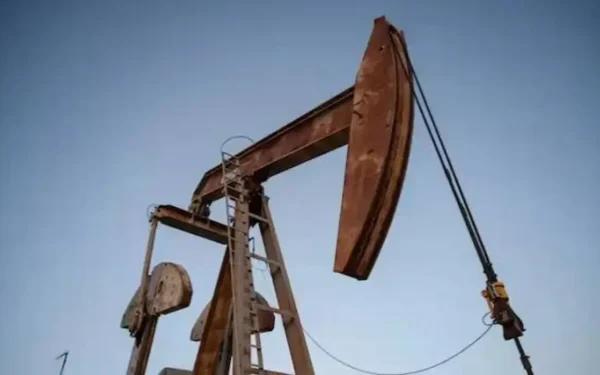 Oil prices surge as Houthi attacks raise Middle East supply concerns Oil prices surge as Houthi attacks raise Middle East supply concerns