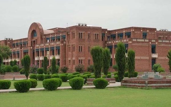 IIUI Celebrates Grant from KSA for Employee Relief