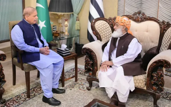 PM Shehbaz Invites JUI-F Chief for Talks to Ease KP Tensions PM Shehbaz Invites JUI-F Chief for Talks to Ease KP Tensions