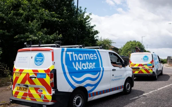 Thames Water seeks £2.4bn to avoid bankruptcy Thames Water seeks £2.4bn to avoid bankruptcy