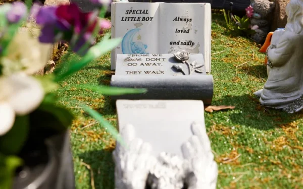 UK Government Issues Apology for Burials of Stillborn Babies in Mass Graves
