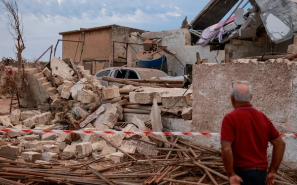 Tornadoes cause damage in Sicilian town of Marsala Tornadoes cause damage in Sicilian town of Marsala