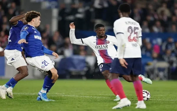 PSG recover from Dembele penalty miss to beat Strasbourg PSG recover from Dembele penalty miss to beat Strasbourg