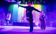 Hayley Williams Responds to DHS Criticism with Blunt Retort Hayley Williams Responds to DHS Criticism with Blunt Retort